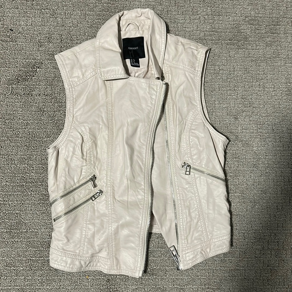 Forever 21 vest size 4